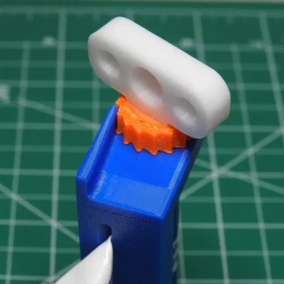 Dụng cụ cuộn tuýp kem đánh răng cóc cóc (không cần hỗ trợ)