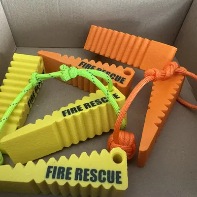 Chêm Cửa Cứu Hỏa