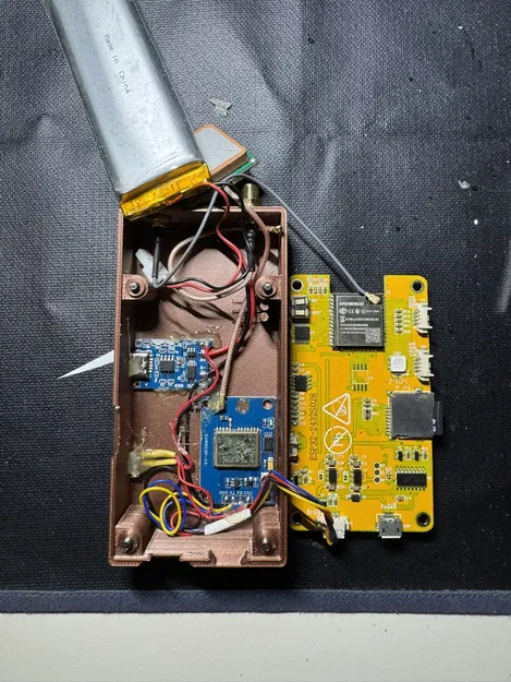 Vỏ ESP32 Marauder CYD / Màn hình vàng giá rẻ 2.8" - Image 2