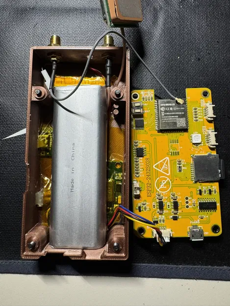 Vỏ ESP32 Marauder CYD / Màn hình vàng giá rẻ 2.8" - Image 3