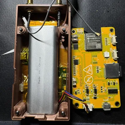 Vỏ ESP32 Marauder CYD / Màn hình vàng giá rẻ 2.8"