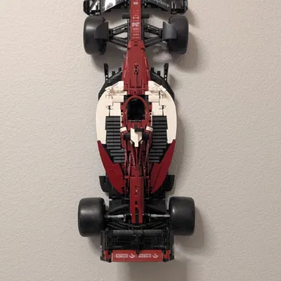 Giá Treo Tường Cho Xe CaDA C64005w Alfa Romeo F1