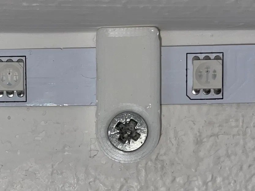 Kẹp Đèn LED Dây 10mm - Image 1