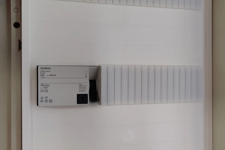 Nắp Che Ray DIN Cho Khe Cắm Hutschiene - Image 1