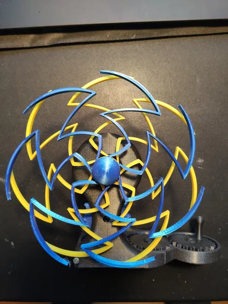 Tượng động học: Đĩa quay ngược chiều - Image 1