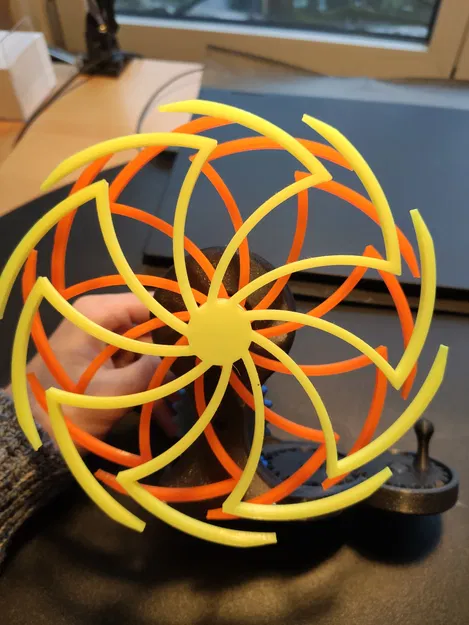 Tượng động học: Đĩa quay ngược chiều - Image 7