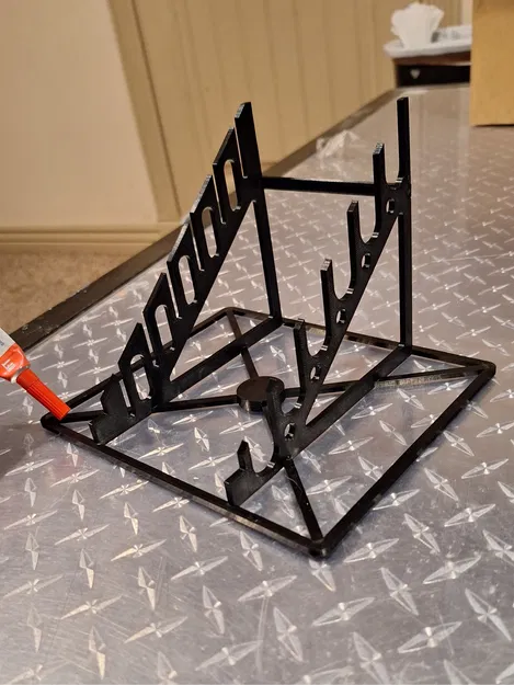 Kệ trưng bày dao bỏ túi 6 ngăn cho dao EDC kích thước thường ở vị trí mở - Image 4