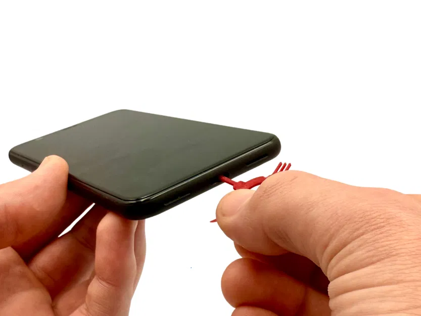 Dụng Cụ Vệ Sinh Cổng Sạc Điện Thoại & Laptop, Lightning, USB C - Lint Lifter - Image 3