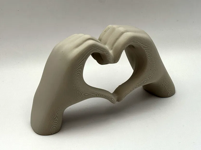 Tượng Hai Bàn Tay Hình Trái Tim - Image 1