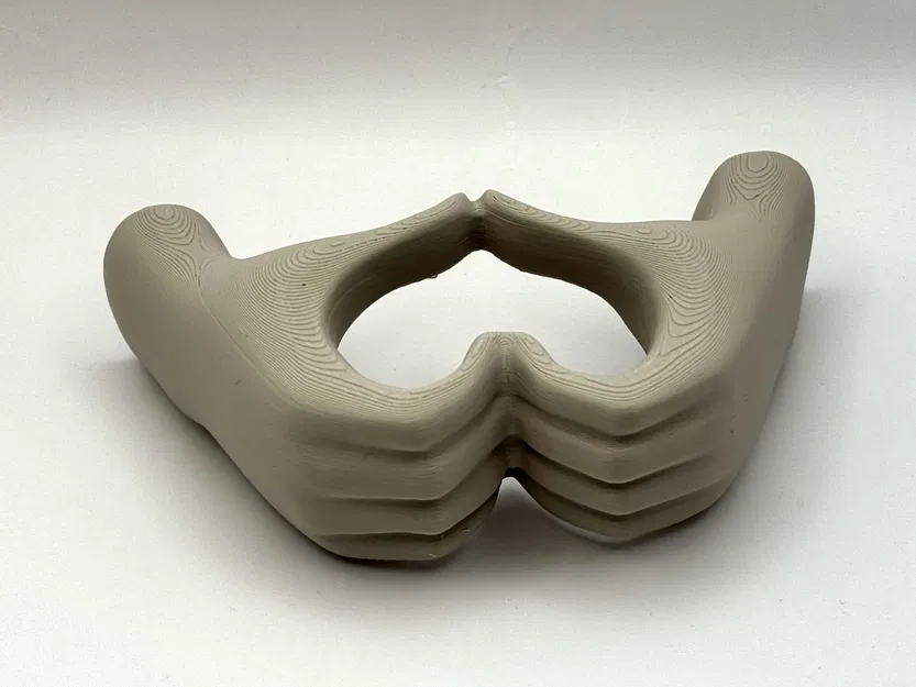 Tượng Hai Bàn Tay Hình Trái Tim - Image 2