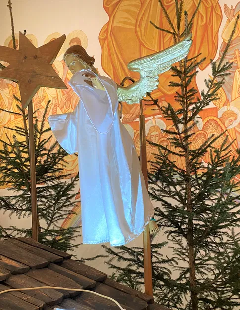 Cánh Mới Cho Thiên Thần Thông Báo Giáng Sinh Của Chúng Ta - Image 4