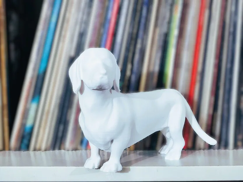 Tượng Chó Dachshund Đang Đứng - Image 1