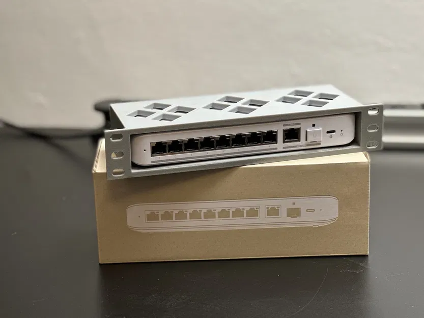 Khay Gắn Rack Mini 10" Cho UniFi Switch Flex 2.5G - Image 2