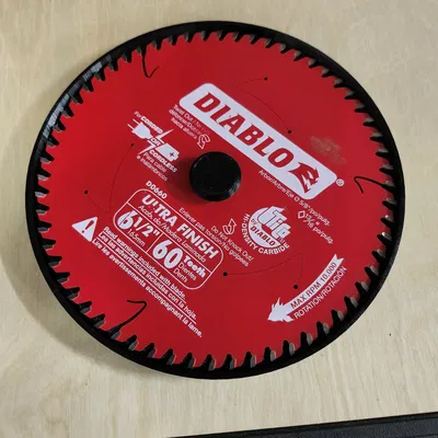 Giá Đỡ Nhiều Lưỡi Cưa