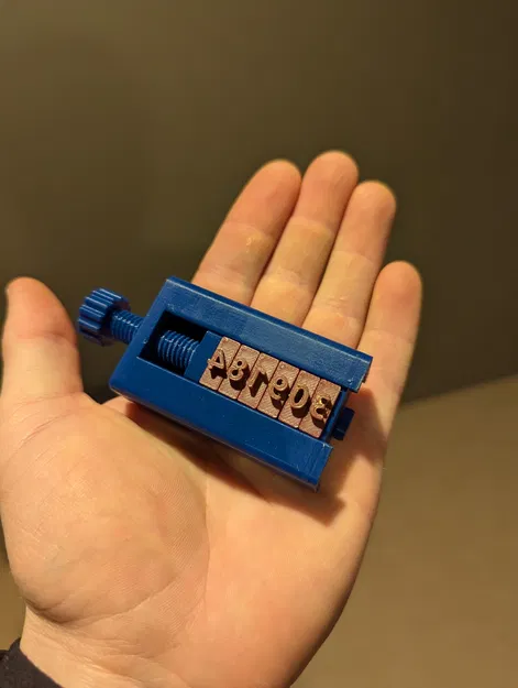 Bộ khuôn dập chữ và số kèm gá cho đất sét - Image 1