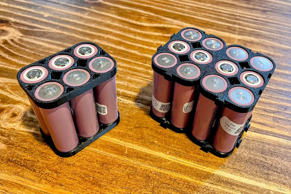 Khay Đựng Pin 18650 Cho Bộ Pin DIY – Có Chốt Chặn Pin và Phiên Bản Đầu Nối, Nhẹ, Dễ In - Image 1