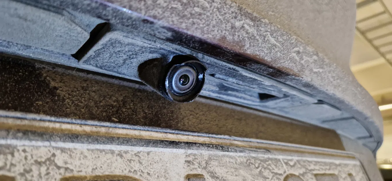 Chắn bảo vệ camera sau cho Tesla Model Y (2023 Berlin) - Image 3