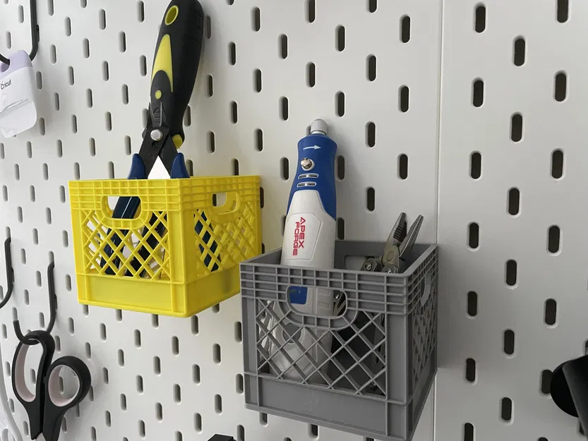 Thùng Sữa Gắn Bảng Skadis - Image 1