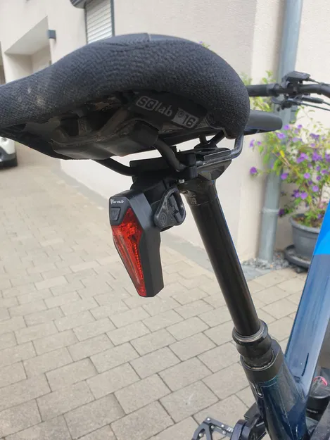 Giá gắn đèn hậu cho MTB trên yên (Mountainbike Sattelhalterung Rücklicht) - Image 1