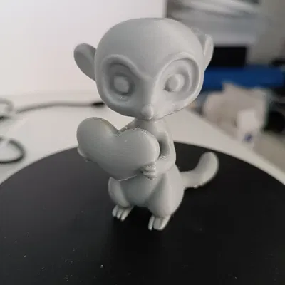 Erdmännchen cầm trái tim (Little Meerkat with heart) – Valentine