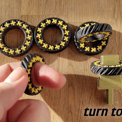 Nhẫn fidget bánh răng kèm dụng cụ xoay (turn tool)