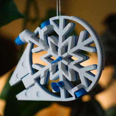 Snowflake Millennium Falcon – Ornament bông tuyết mùa đông