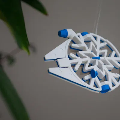 Snowflake Millennium Falcon – Ornament bông tuyết mùa đông