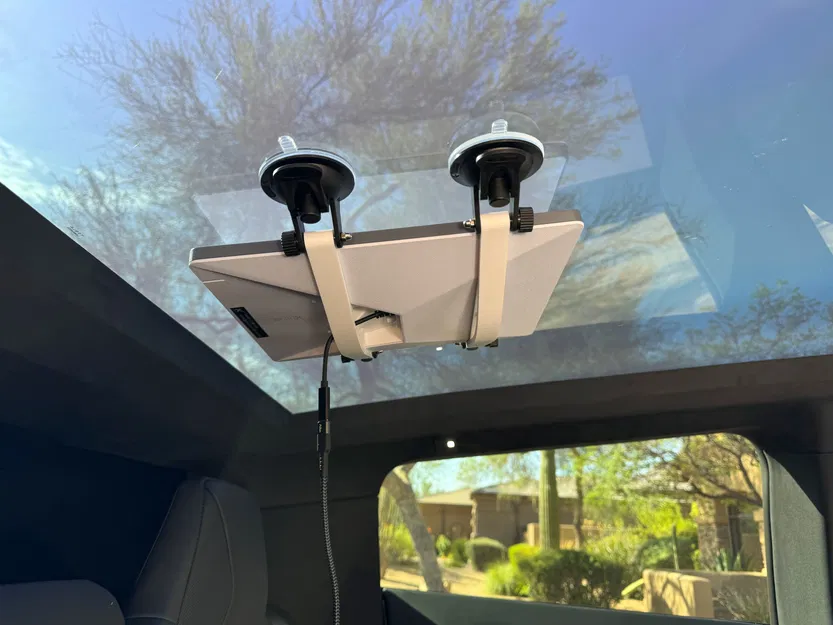 Giá đỡ Cốc hút Starlink Mini Cho Xe Hơi - Image 1