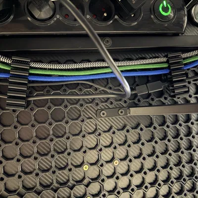 Kẹp giữ dây cáp đa dụng cho Underware (Universal Cable Holder)