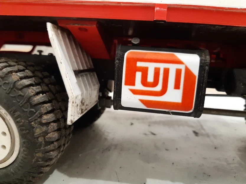 RC Tatra Dakar 6x6, 1986 – Mô hình RC tỉ lệ 1:12 - Image 4