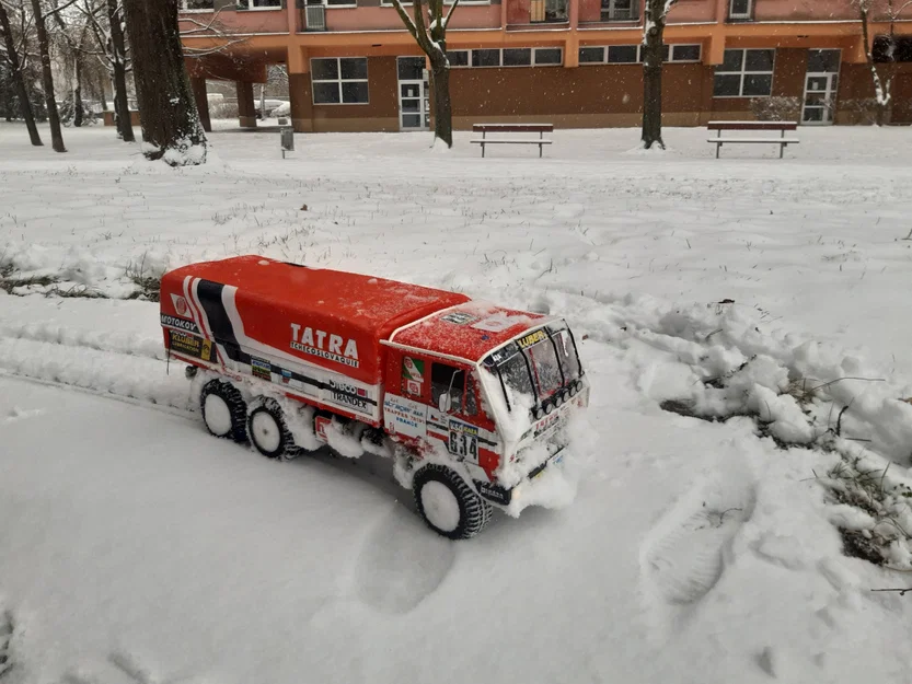 RC Tatra Dakar 6x6, 1986 – Mô hình RC tỉ lệ 1:12 - Image 24