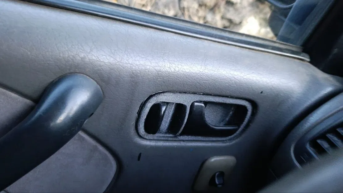 Ốp tay nắm cửa Nissan Terrano II 1995 (3D scan) - Image 2