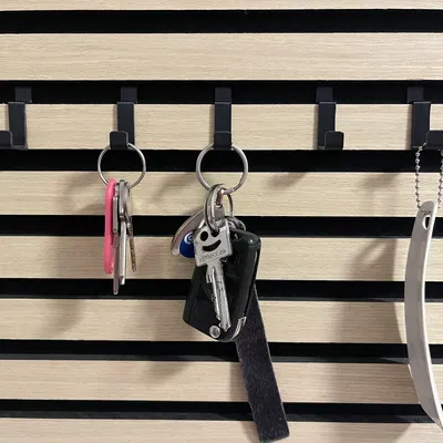 Móc Nhỏ cho Acoustic Panel (schmaler Haken für Akustikpaneel)