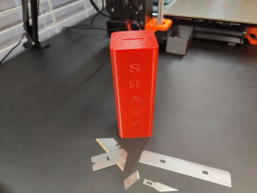 Hộp đựng và tiêu hủy lưỡi dao cạo (Razor Blade Disposal Box) - Image 2