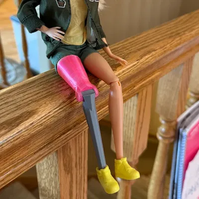 Chân Giả Cho Barbie (Barbie Prosthetic Leg)