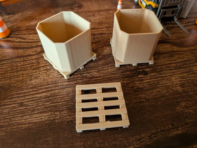 Pallet & Thùng Nông Sản Tỉ Lệ 1:32 – Đạo Cụ Xe Nâng & Kho Bãi - Image 1