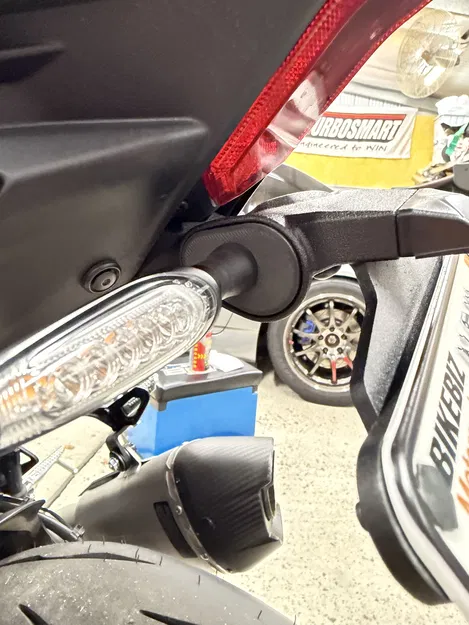 Adapter cho Yamaha R9 Evotech tail tidy dùng với xi-nhan aftermarket - Image 3
