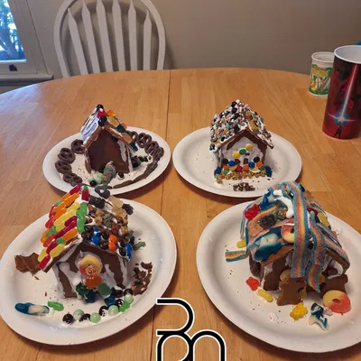 Khuôn cắt bánh Nhà Bánh Gừng: Mái Gable Roof & Truncated Icosohedron