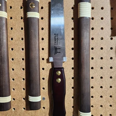 Giá treo pegboard cho Temple Tool Co. 150mm Flush Cut Pull Saw