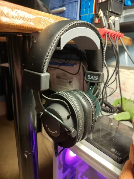 Móc treo tai nghe kẹp mép bàn (Desk edge headphone hanger) - Image 1