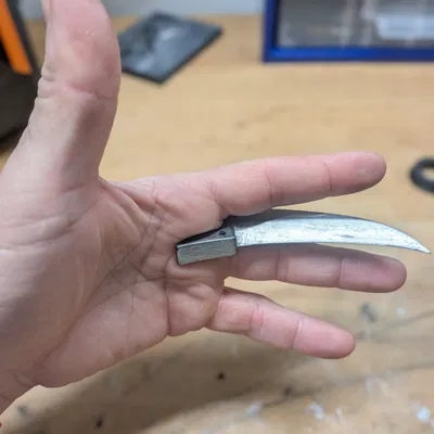 Móng Vuốt Cosplay Kẹp Giữa Ngón – Lưỡi Prop Gắn Ngón Tay