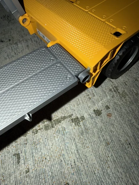 Ngàm bản lề dốc cho Bruder low loader (Ramp mount) / Halterung Auffahrrampe - Image 2