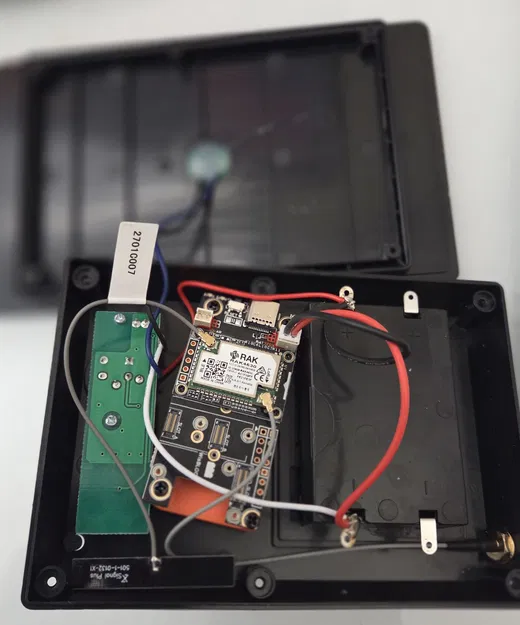 Meshtastic DIY Solar Node - Ngàm đèn sân vườn Hampton Bay v2 - Image 2