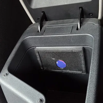 Ngăn kéo đựng thẻ RFID dán keo cho nội thất xe hơi