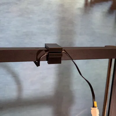 Ender 3 vs 3 KE: kẹp/cắt dây (wire front cutter/clipper) mặt trước