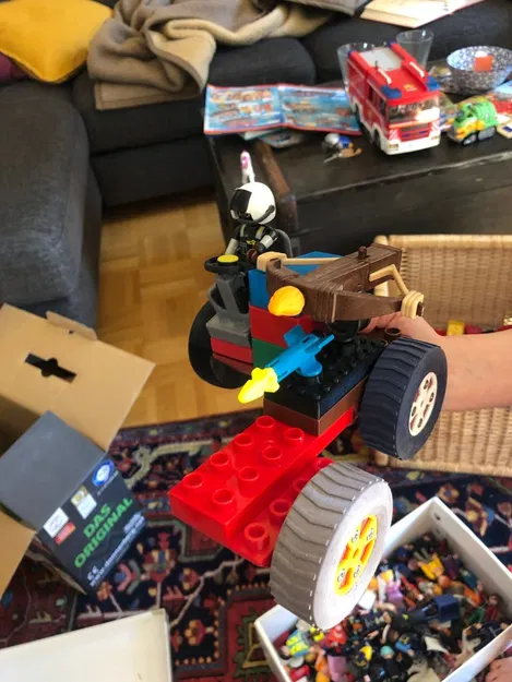 Adapter tương thích Lego DUPLO để gắn phụ kiện Playmobil (gạch 4x2) - Image 1