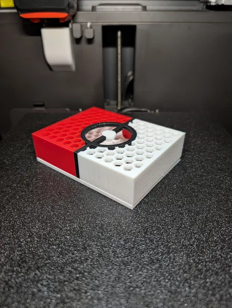 Hộp đựng thẻ Toploader chủ đề Pokeball - Image 2