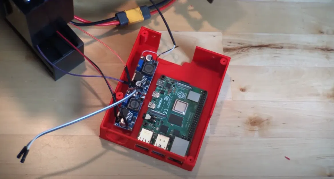 Ender 3 Pro: Vỏ OctoPrint Raspberry Pi 4 (remix) - Image 2