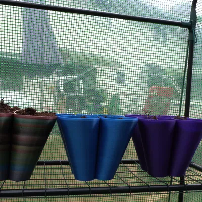 Chậu Trồng Dâu Tây (Strawberry Planter)