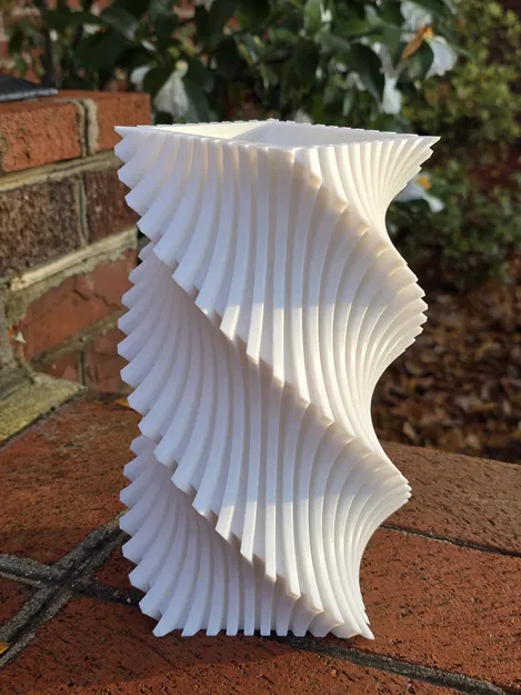 Tái Hiện Nghệ Thuật: Bình Hoa Helix - Image 7